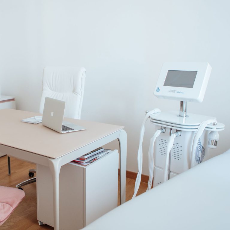 marzia-bernardi-medicina-estetica-studio-aquila-roma-ascoli-trattamenti-cellulite-dreno-peeling-iniezioni-filler-acido-ialuronico-9-2